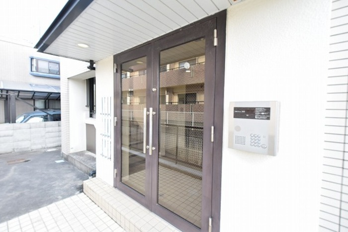 エミネンス北町のエントランス