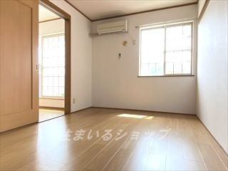クレストール亀山の寝室