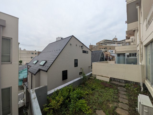 成増ビューハイツのバルコニー|日当たり良好なバルコニーとなっております。