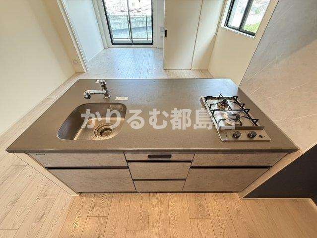 one o one 内代のキッチン