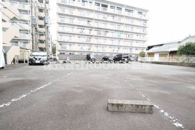 T´ｓマンションの駐車場|駐車場に車を止められます