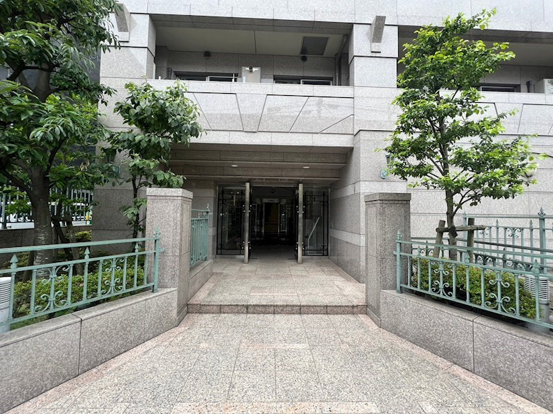 Lasante広尾のエントランス