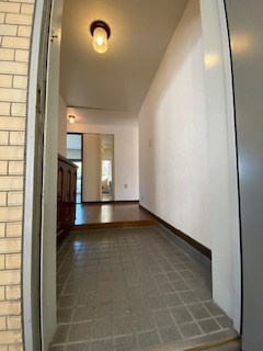 シャルマン屋敷本の玄関