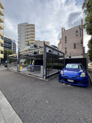 エスリード神戸WESTの駐車場