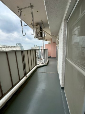 UR武庫川 28号棟のバルコニー