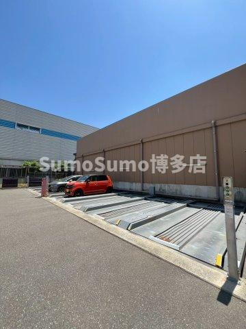 RJRプレシア吉塚駅前の駐車場