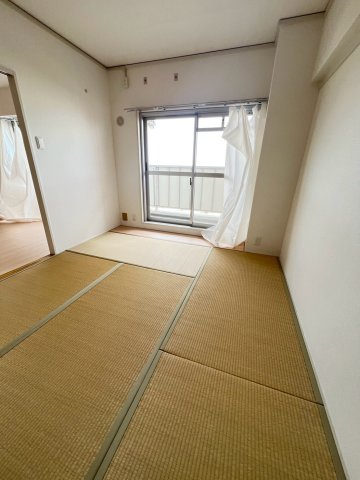 UR武庫川 31号棟の居間・リビング