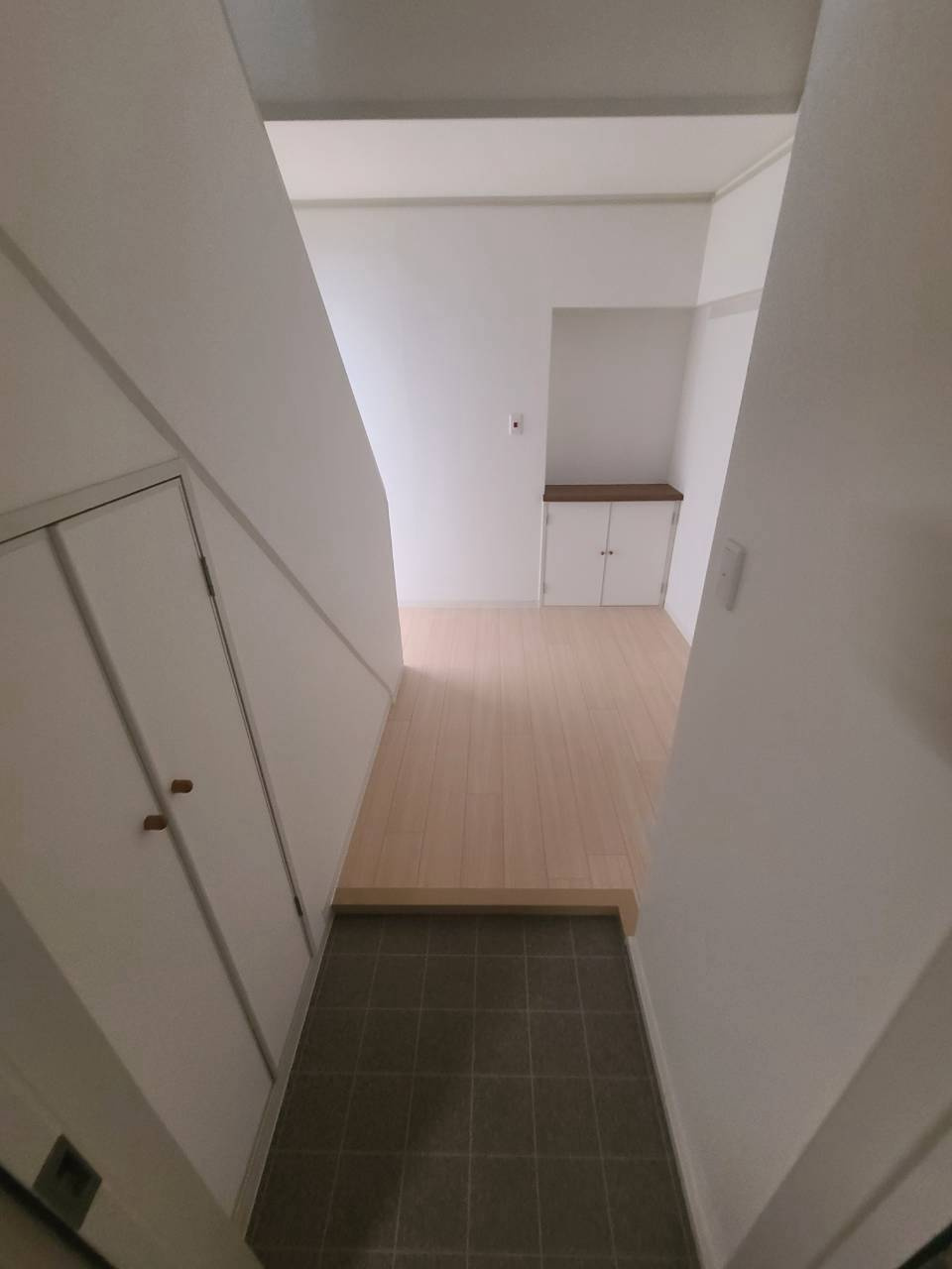UR武庫川 31号棟の玄関