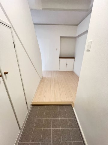 UR武庫川 31号棟の玄関