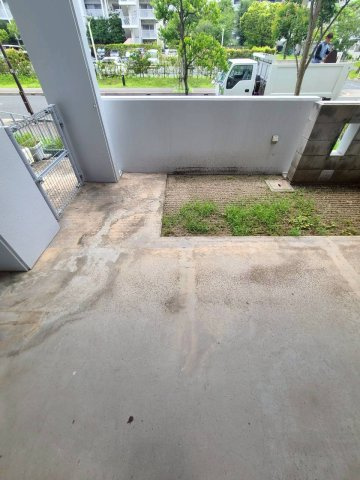 UR浜甲子園さくら街　10号棟の庭