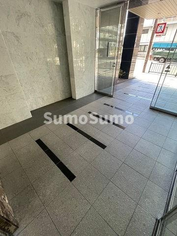 リーガルあみだ池新町のエントランス