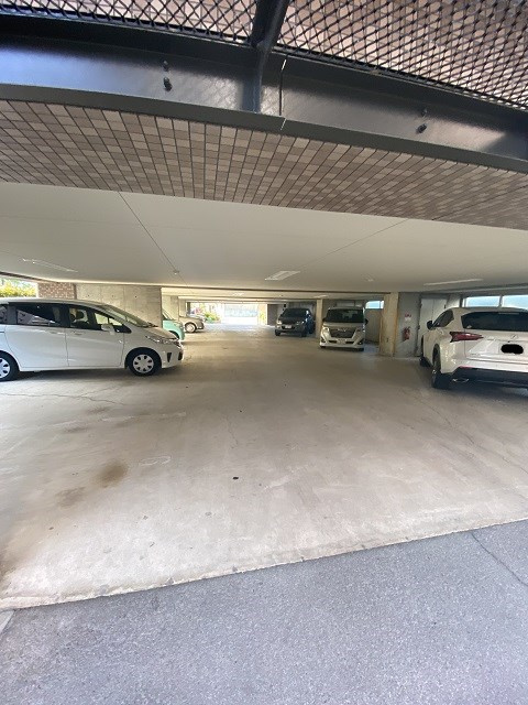 ウルム西宮の駐車場