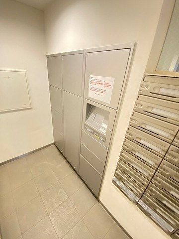 甲子園六石町ハイツの外観