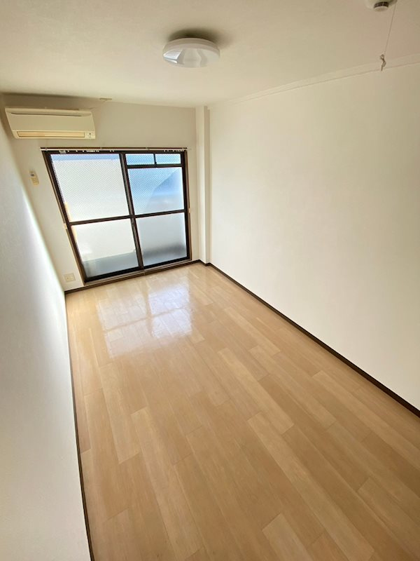 Ｈ・アーシュの寝室
