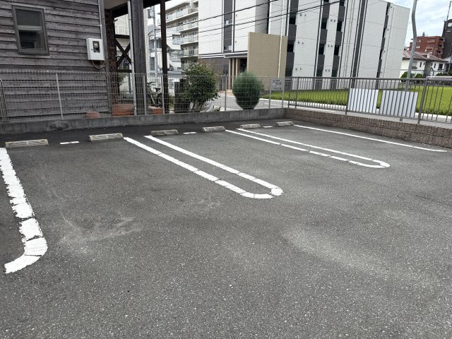 Ｄｒｅａｍ御立東の駐車場