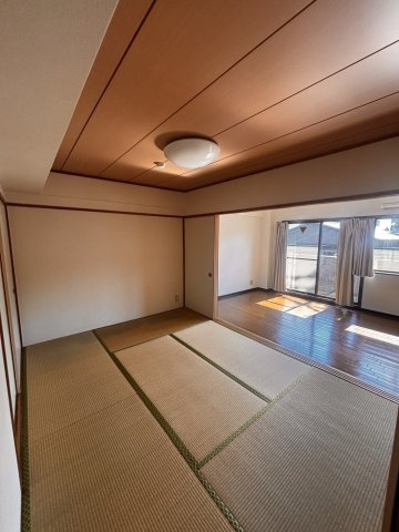サンマンションドゥーシェ御所前の和室