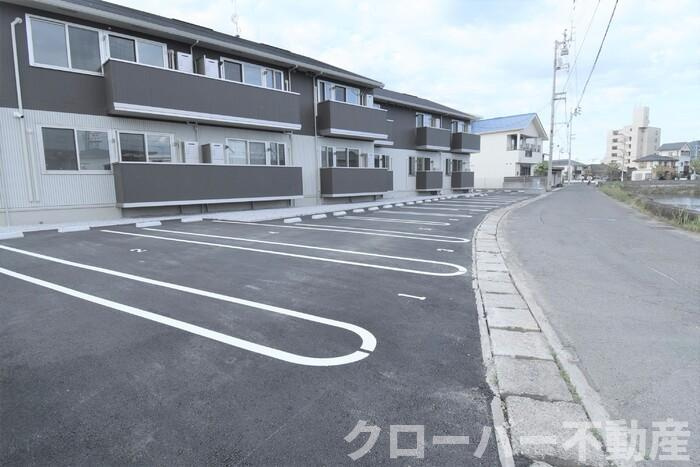 リバーサイドの駐車場|駐車場