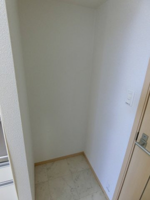 【キッチン】 | エレガントヴィエⅠ | イメージ写真403号室（反転あり）