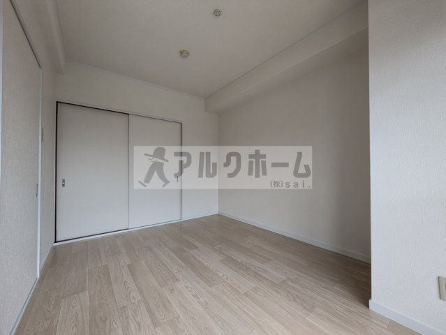 柏原市国分本町１丁目の賃貸マンションの居間・リビング