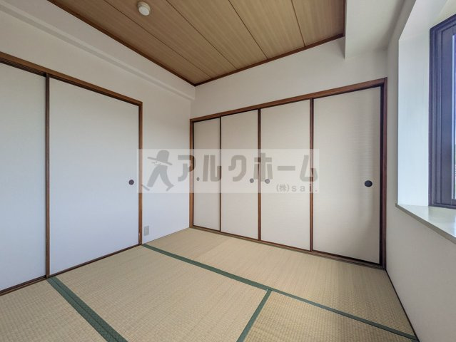 柏原市国分本町１丁目の賃貸マンションの和室
