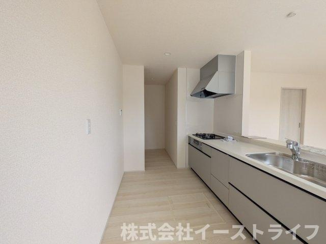 【新築戸建】　いわき市錦町江栗1丁目第2　長期優良住宅　全1棟のキッチン|同社施工写真　対面キッチンを選ぶ方の多くが、家族とのコミュニケーションを重視して選ばれます。特に小さなお子さんを持つご家庭では、調理中もお子さんの様子をみられるということは大きな安心に繋がります！
