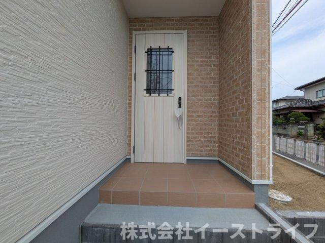 【新築戸建】　いわき市錦町江栗1丁目第2　長期優良住宅　全1棟の玄関|5号棟写真　きれいで明るい玄関です