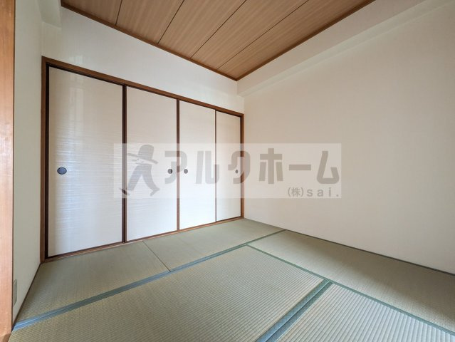 柏原市国分本町１丁目の賃貸マンションの和室