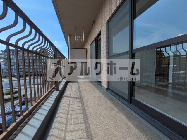 柏原市国分本町１丁目の賃貸マンションのバルコニー