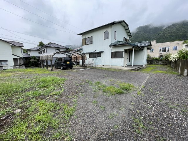 萩生　治良丸　中古住宅の庭