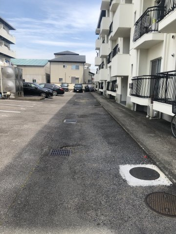浦里第一マンションの駐車場|敷地内駐輪場