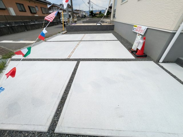 【新築戸建】　いわき市錦町江栗1丁目第2　長期優良住宅　全1棟の駐車場|5号棟写真　カースペースです。3台駐車可能（車種による）