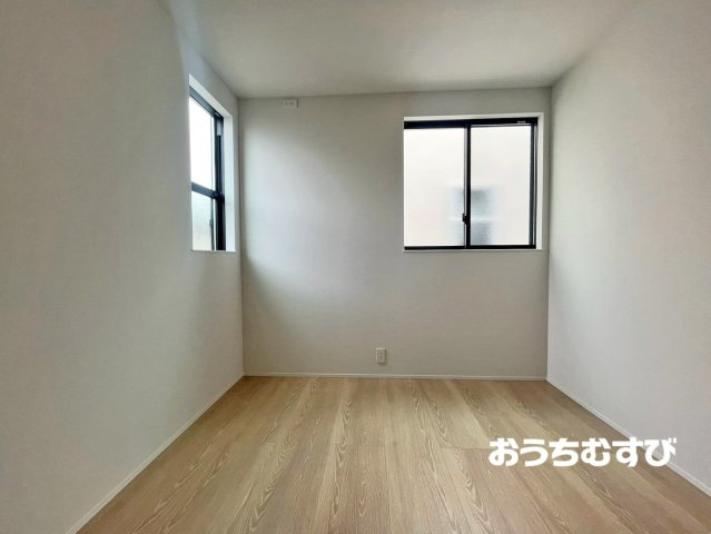 春日井市前並町6期(全3棟)の洋室