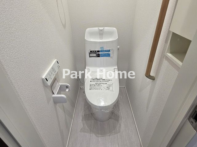 高知市瀬戸西町1丁目-2期1棟 新築戸建て のトイレ|トイレ①（リビング側）