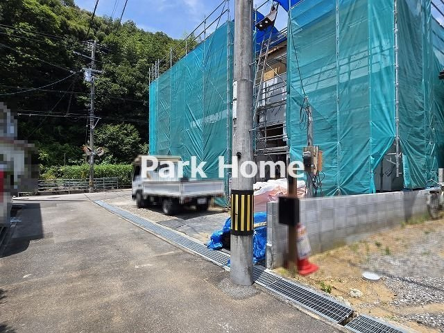 高知市瀬戸西町1丁目-2期1棟 新築戸建て の前面道路含む現地写真