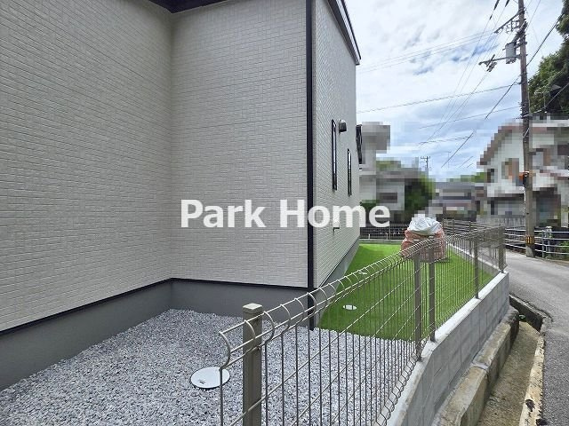 高知市瀬戸西町1丁目-2期1棟 新築戸建て の前面道路含む現地写真