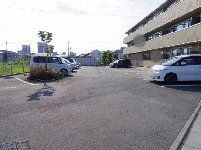 ヴェルブィルの駐車場