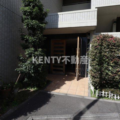 【エントランス】 | カーサ　ビオラ | 建物の内部です