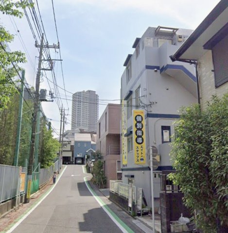 プチシャトーアキの周辺