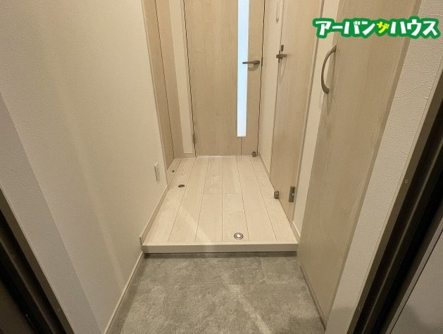 REGALEST 平井の玄関