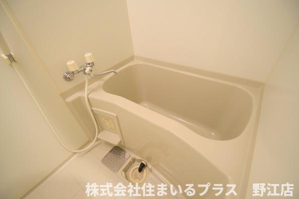 アネシス鶴見の浴室