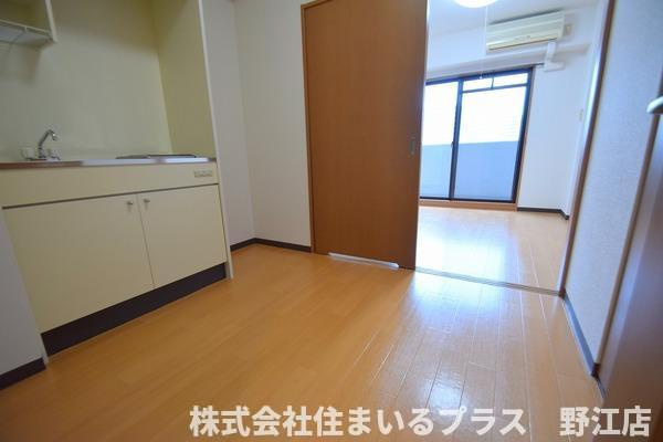 アネシス鶴見の居間・リビング