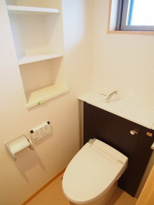 【トイレ】 | カルムヴィラいさおし | 清潔感のあるトイレです