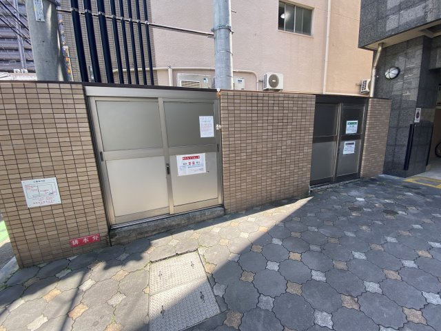ローズモント・フレア薬院の駐車場