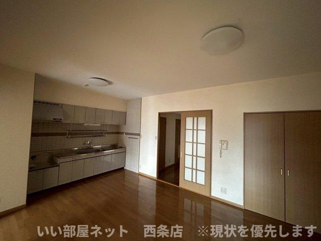 マルイカトレアの居間・リビング