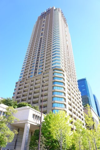 グランフロント大阪オーナーズタワーの外観