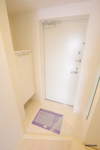 セレニテ新大阪カルム　仲介手数料無料の玄関