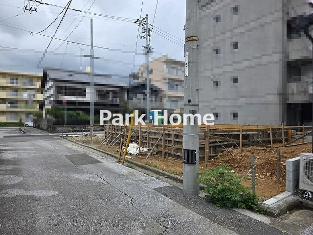 高知市比島町　新築戸建ての前面道路含む現地写真