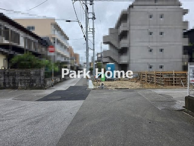 高知市比島町　新築戸建ての前面道路含む現地写真