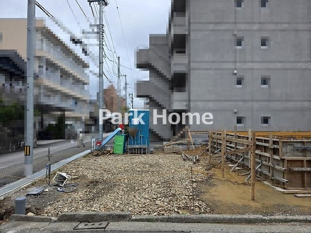 高知市比島町　新築戸建ての駐車場|駐車スペース…並列3台可能