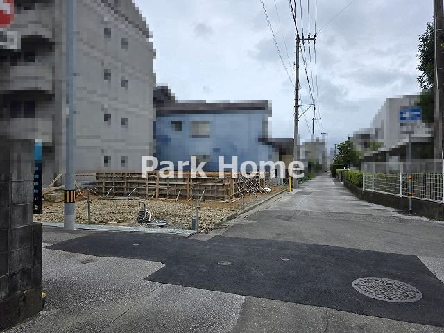 高知市比島町　新築戸建ての前面道路含む現地写真